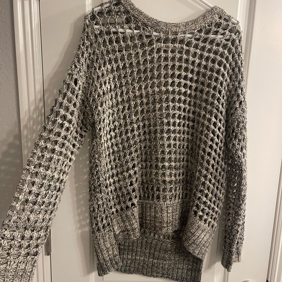 High low knit hole sweater - Picture 1 of 3